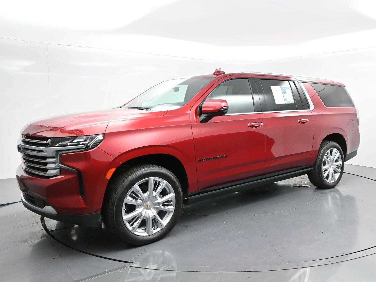 Used 2024 Chevrolet Suburban High Country image 3