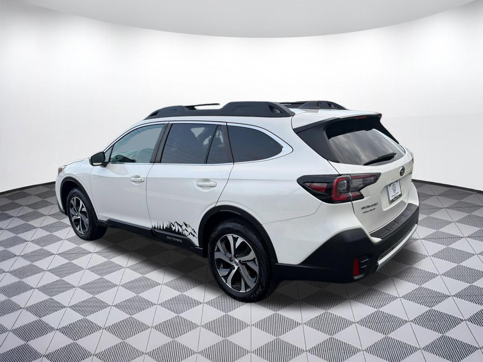 Used 2022 Subaru Outback Limited AWD/4WD image 3