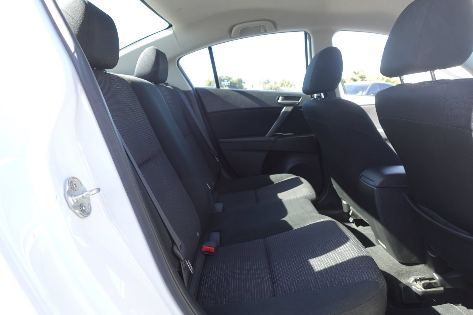 Used 2013 MAZDA MAZDA3 i SV FWD image 14