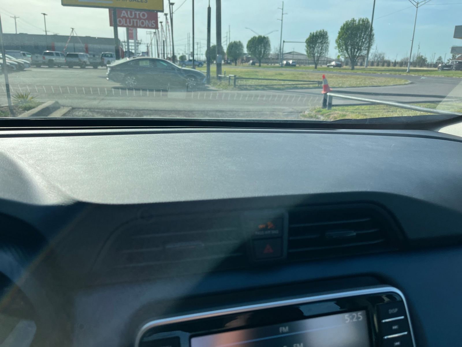 Used 2025 Nissan Versa SV image 17