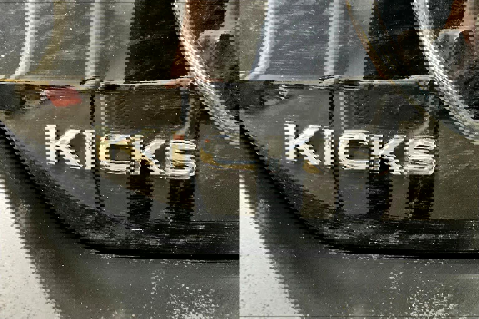 Used 2019 Nissan Kicks S image 10