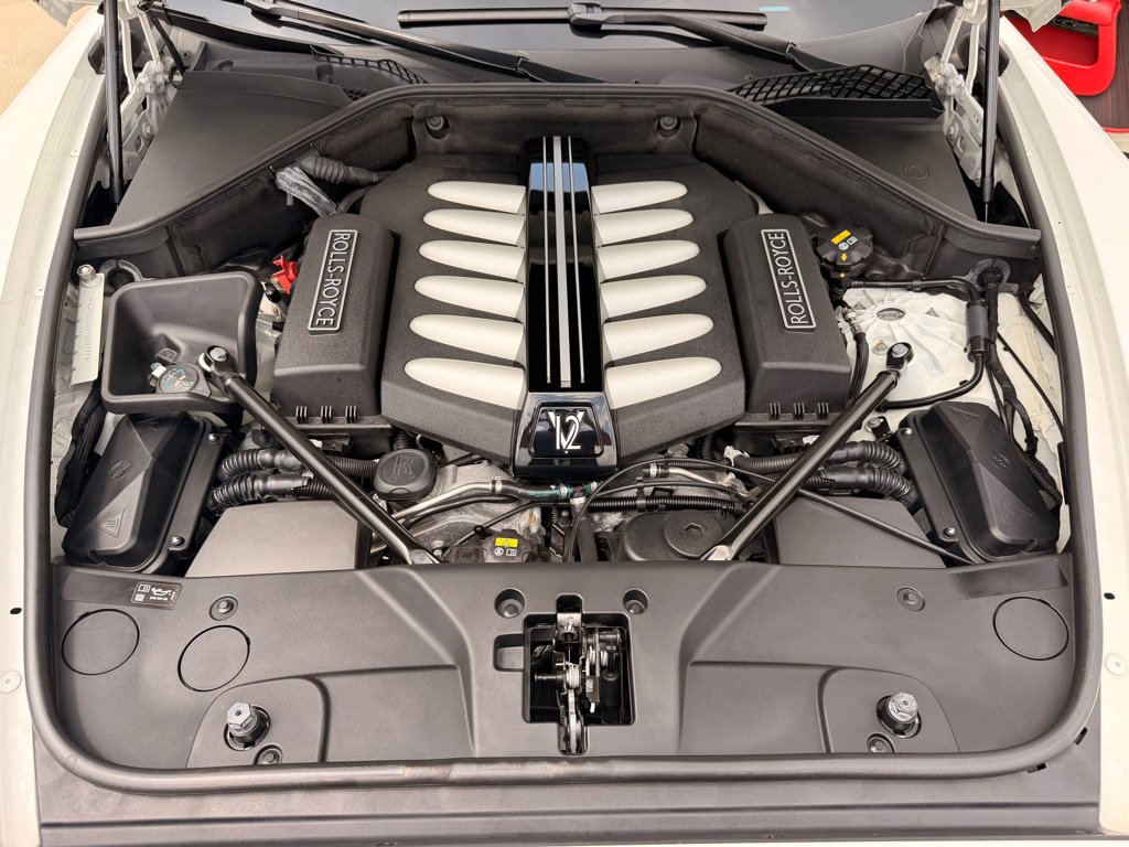 Used 2017 Rolls-Royce Dawn RWD image 34