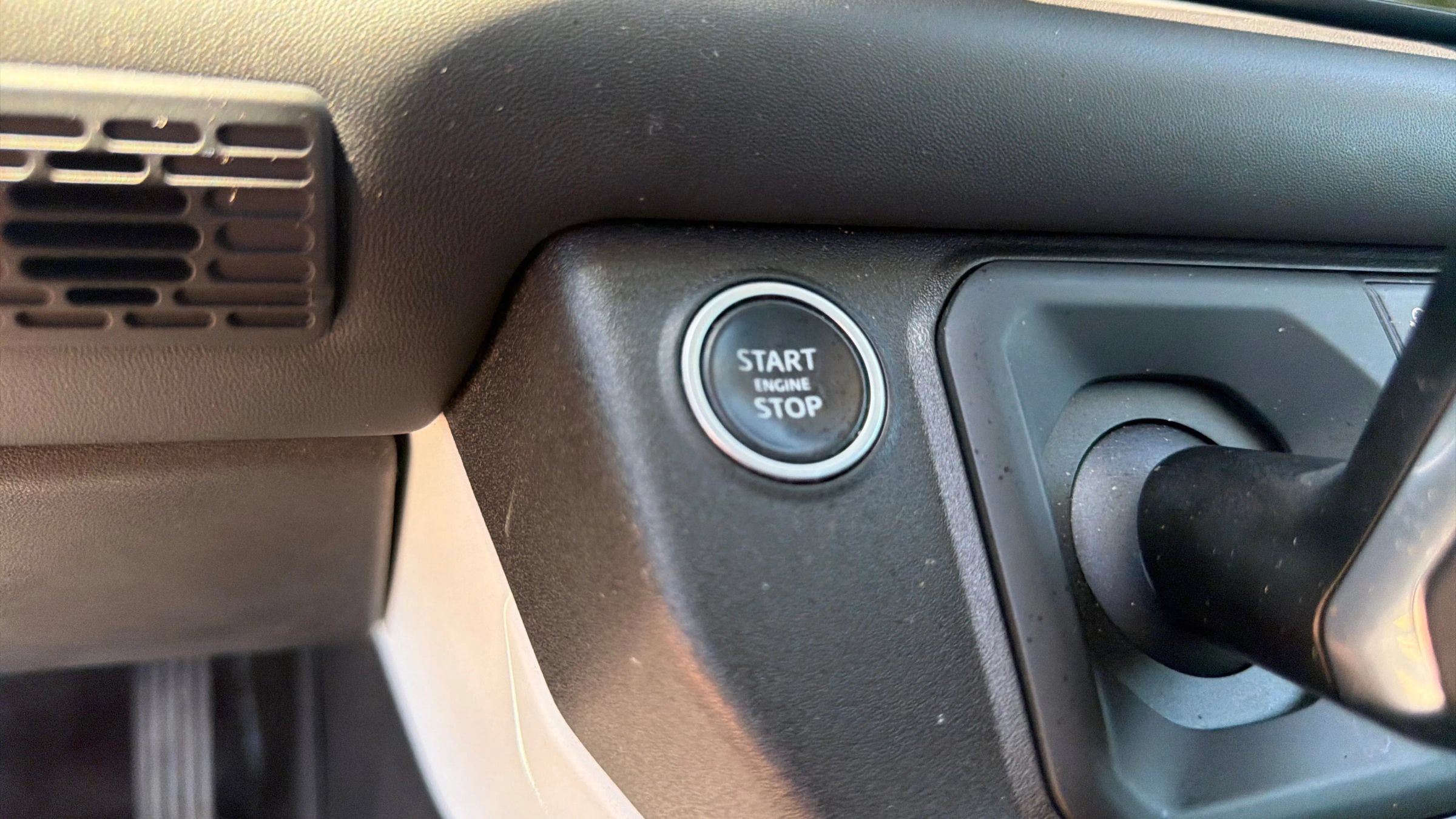 Used 2020 Land Rover Defender 110 SE AWD/4WD image 26