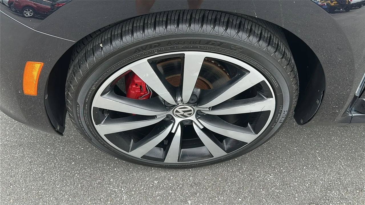 Used 2012 Volkswagen Beetle 2.0T FWD image 12