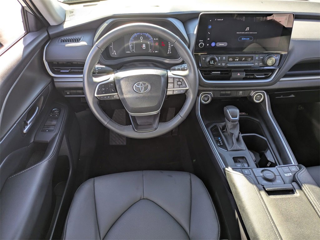 Used 2025 Toyota Grand Highlander AWD image 25