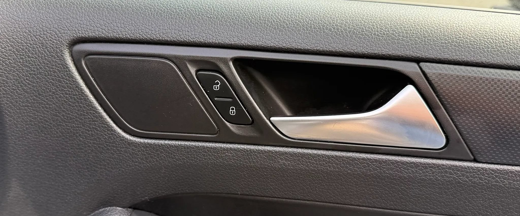 Used 2011 Volkswagen Jetta SE FWD image 36