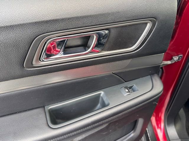 Used 2019 Ford Explorer XLT w/ Equipment Group 202A image 16