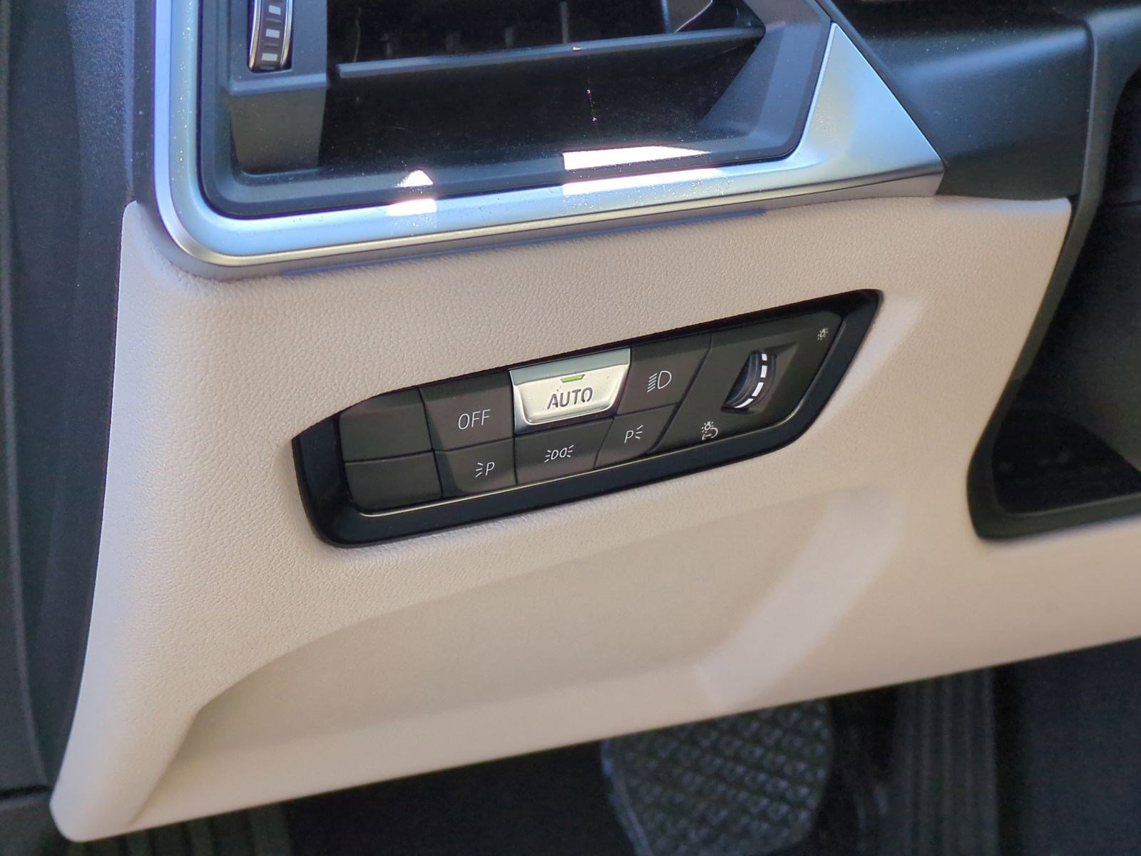 Certified 2023 BMW i4 eDrive35 w/ Premium Package image 17