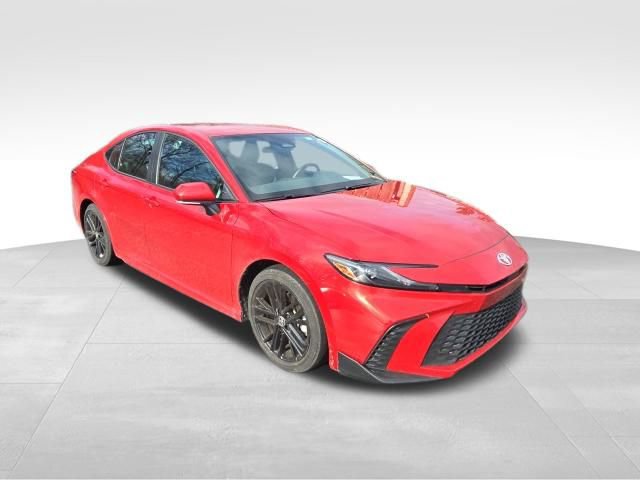 Used 2025 Toyota Camry SE image 7