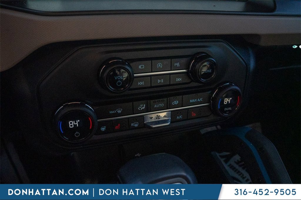 Used 2023 Ford Bronco Wildtrak image 7