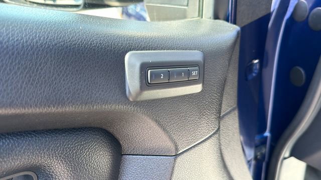 Used 2018 Nissan Titan SL w/ Chrome Package AWD/4WD image 24