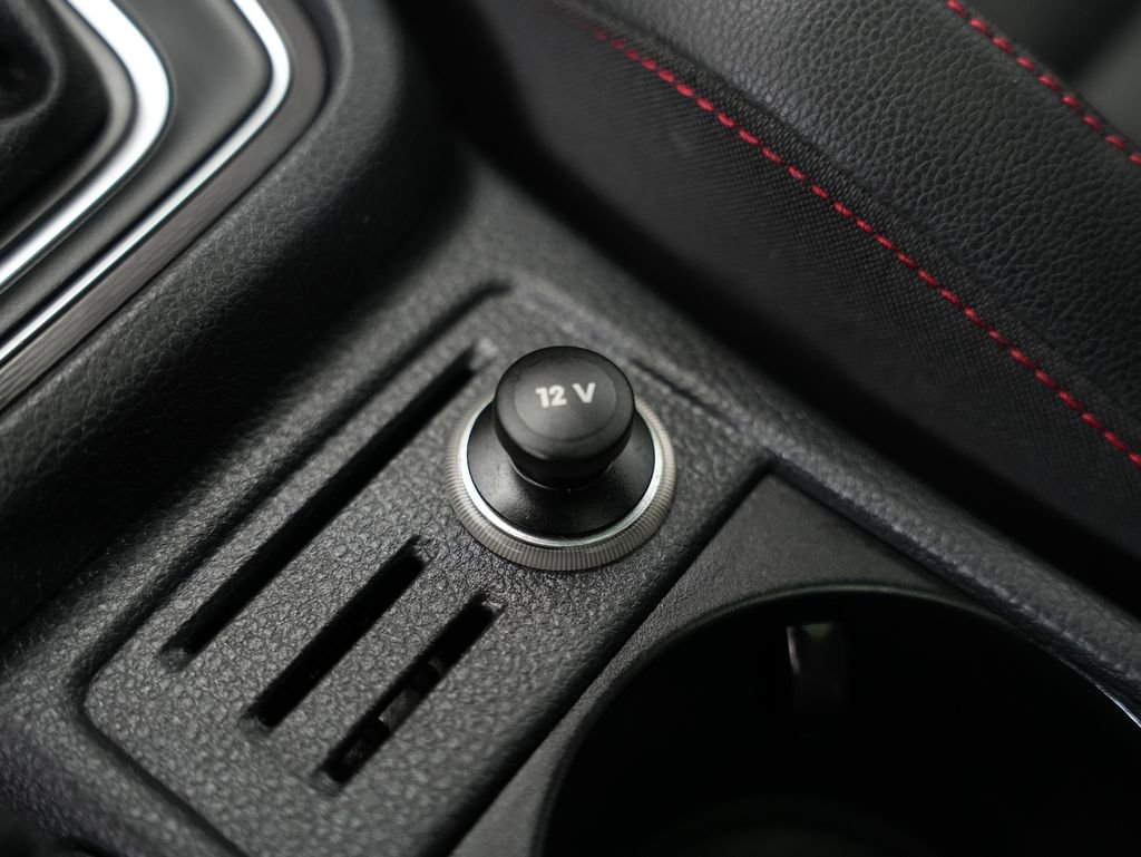 Used 2015 Volkswagen GTI SE FWD image 27
