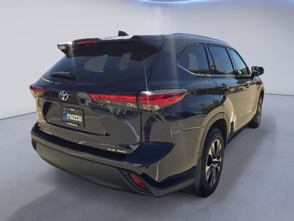 Used 2021 Toyota Highlander XLE AWD/4WD image 5