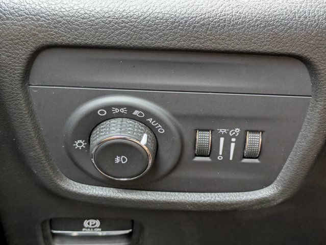 Used 2022 Jeep Grand Cherokee L Summit w/ Advanced Protech Group IV AWD/4WD image 27