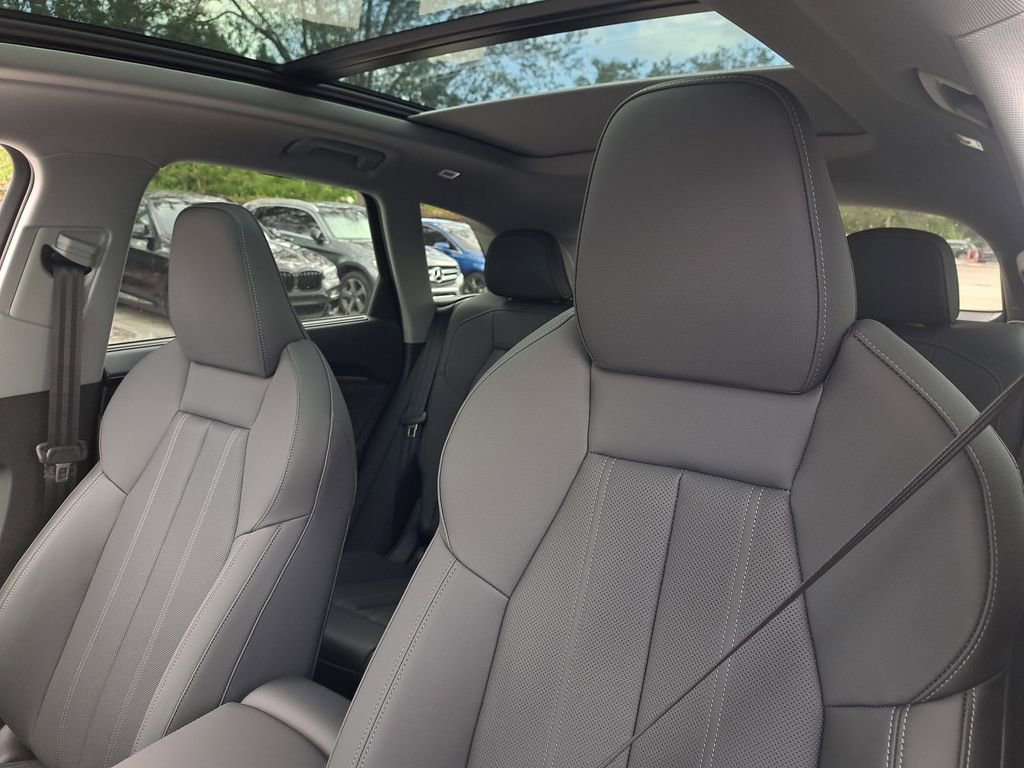 New 2025 Audi Q5 Premium Plus image 17