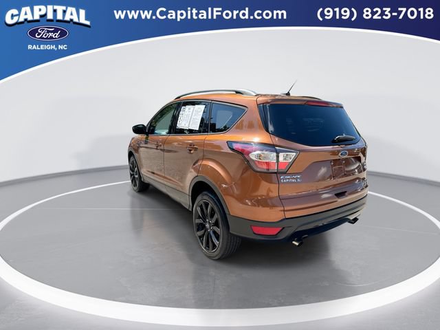 Used 2017 Ford Escape SE w/ SE Sport Appearance Package AWD/4WD image 6