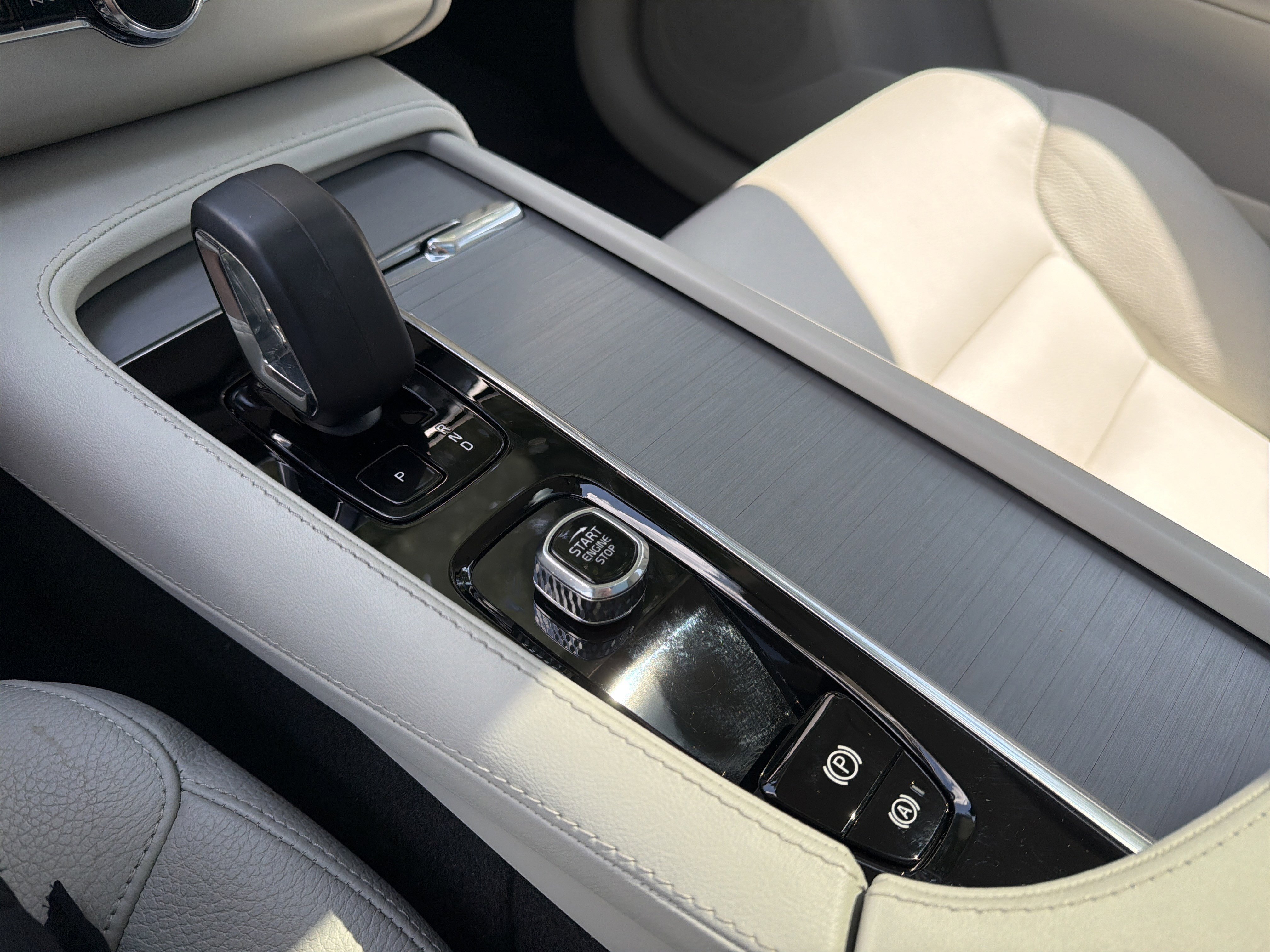Certified 2023 Volvo XC90 B5 Core w/ Protection Package Premier AWD/4WD image 62