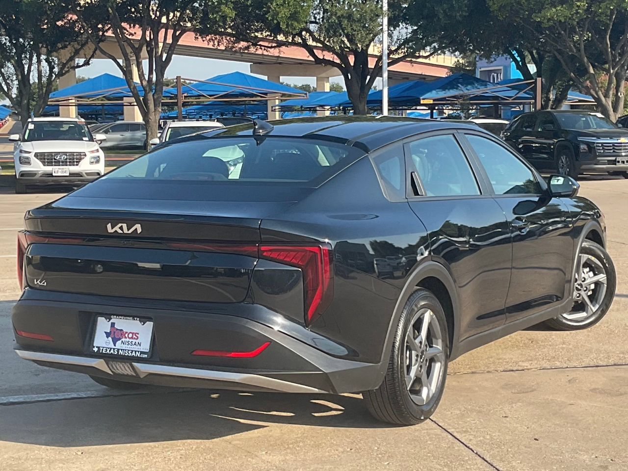 Used 2025 Kia K4 FWD image 3