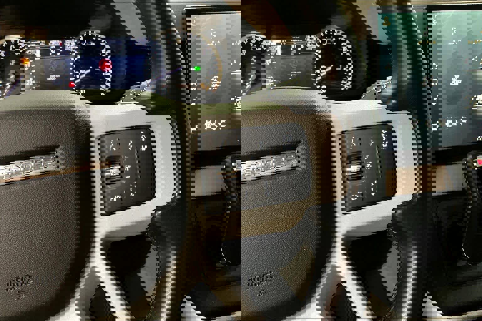 Used 2023 Land Rover Defender 130 X-Dynamic SE image 21