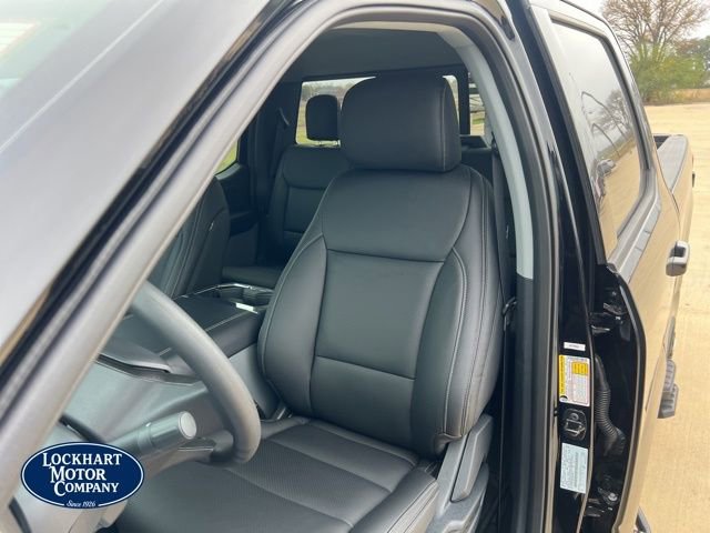 New 2025 Ford F250 XLT w/ Black Appearance Package image 16