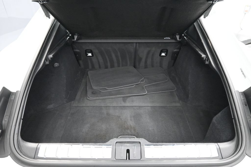 Certified 2025 Porsche Panamera RWD image 26