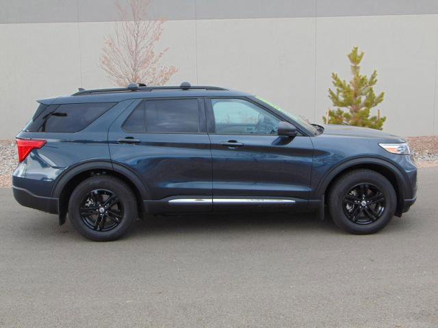 Certified 2024 Ford Explorer XLT image 3