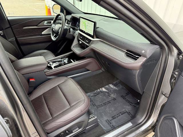 Certified 2025 Ford Explorer Platinum w/ LUX Leather Package AWD/4WD image 22