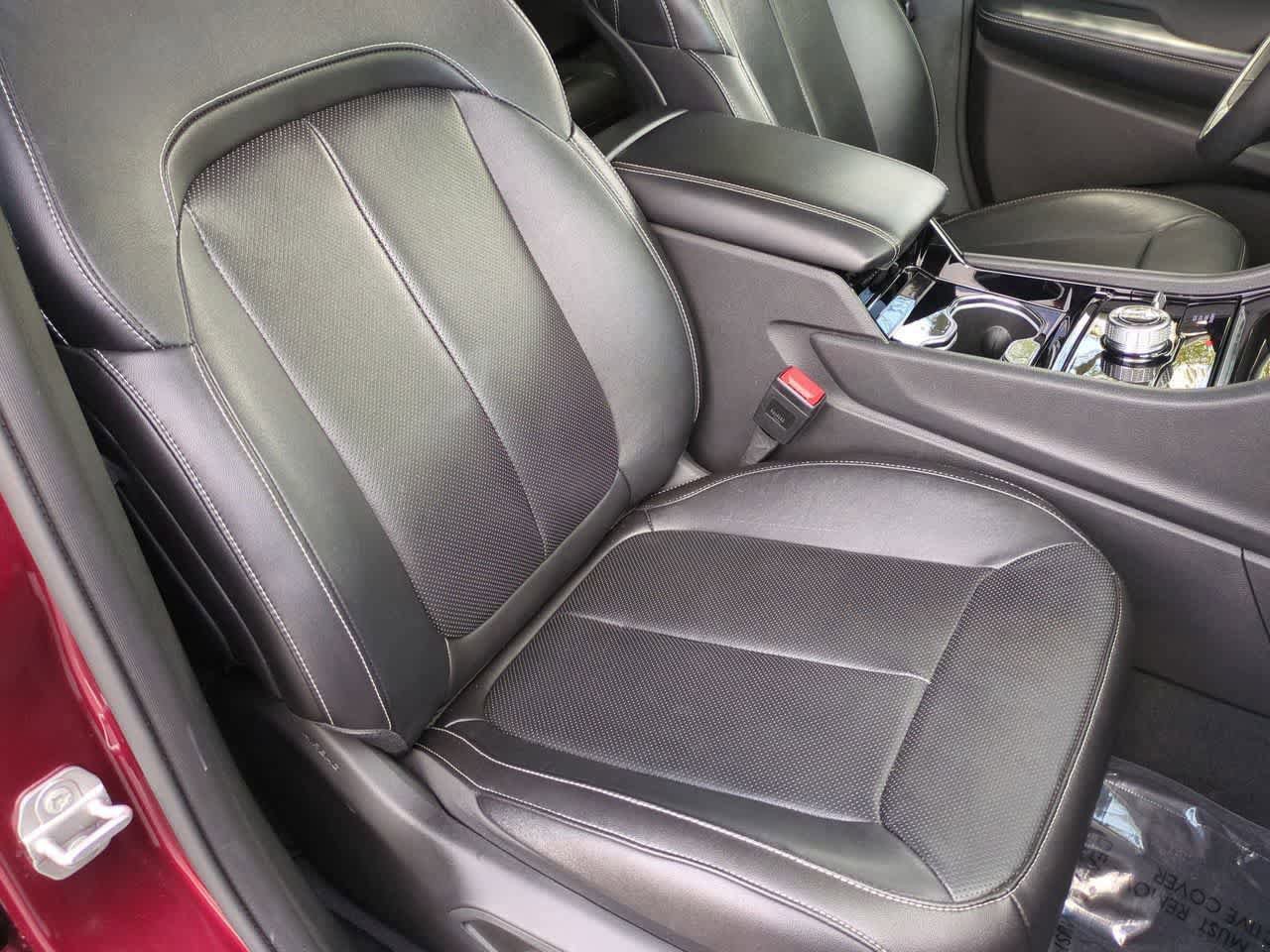 Certified 2023 Jeep Grand Cherokee Limited w/ Luxury Tech Group II image 22