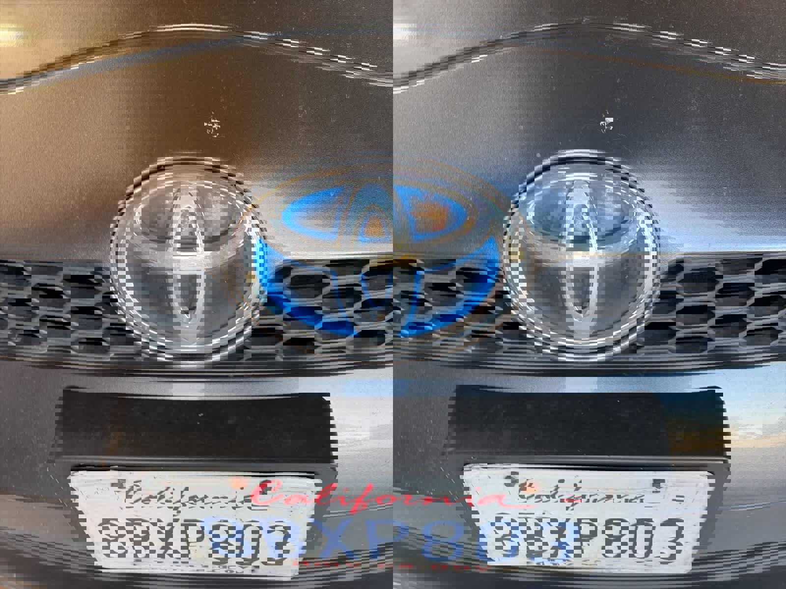 Used 2018 Toyota Prius C One image 3