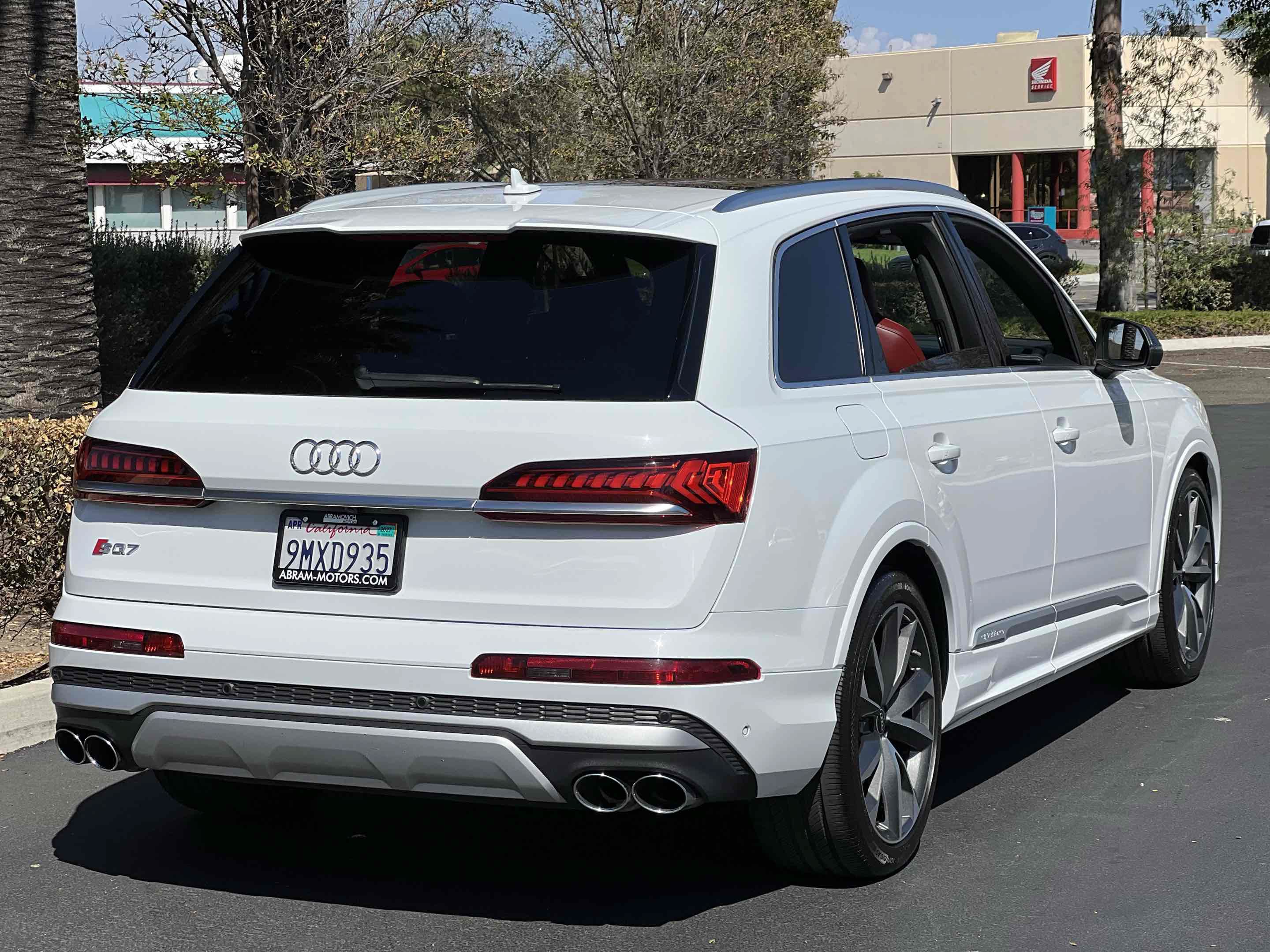 Used 2022 Audi SQ7 Prestige w/ Prestige Package AWD/4WD image 21