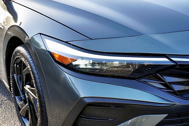 Certified 2026 Hyundai Elantra Sport FWD image 12