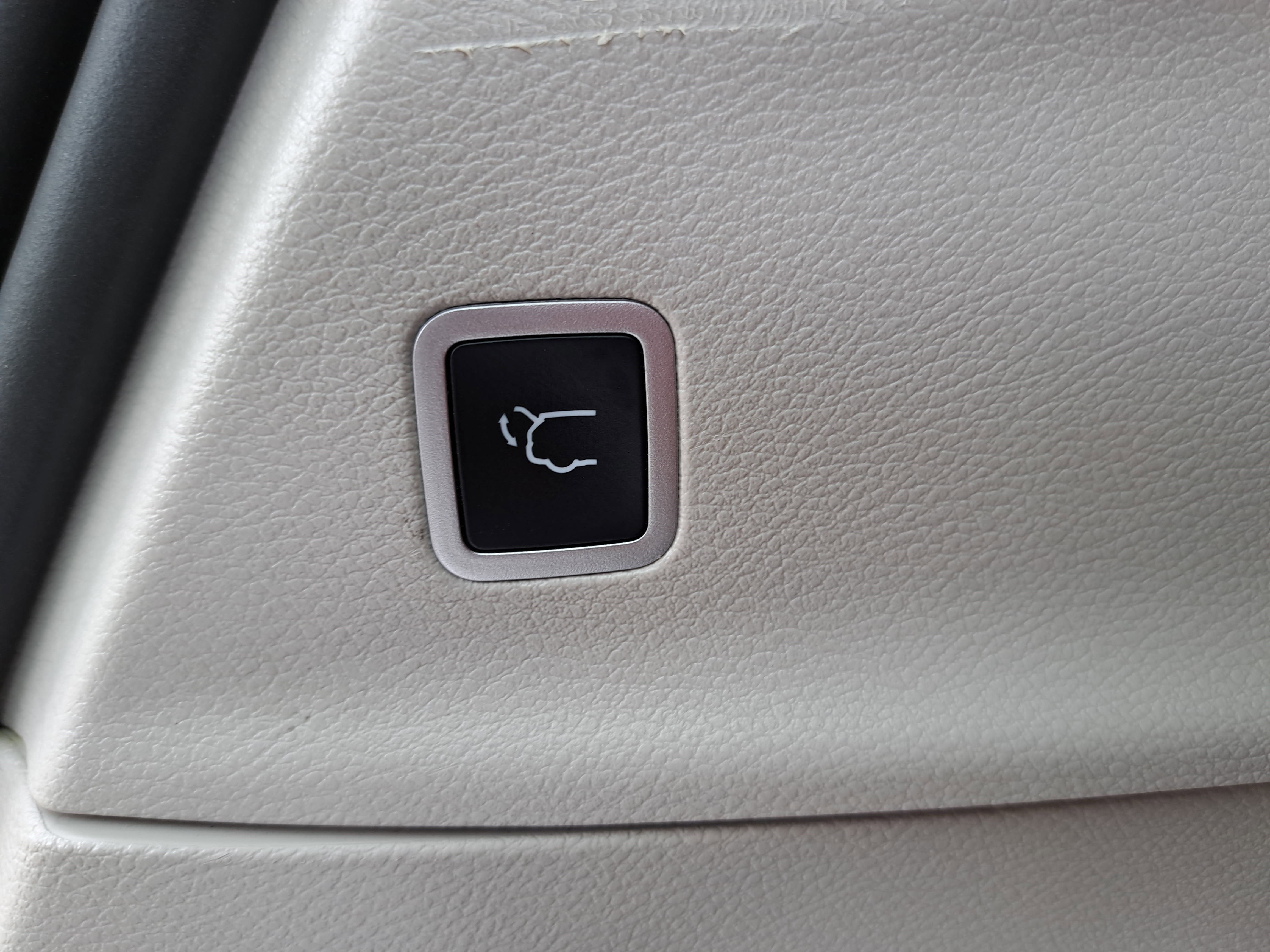 Used 2024 Chrysler Pacifica Touring-L FWD image 15