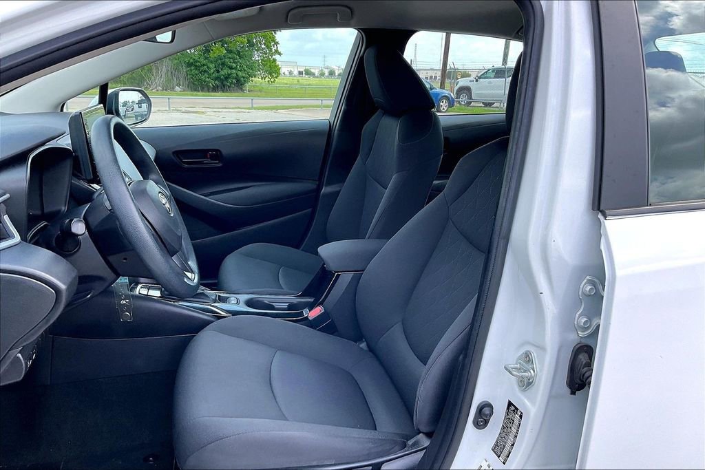 Used 2022 Toyota Corolla LE FWD image 18