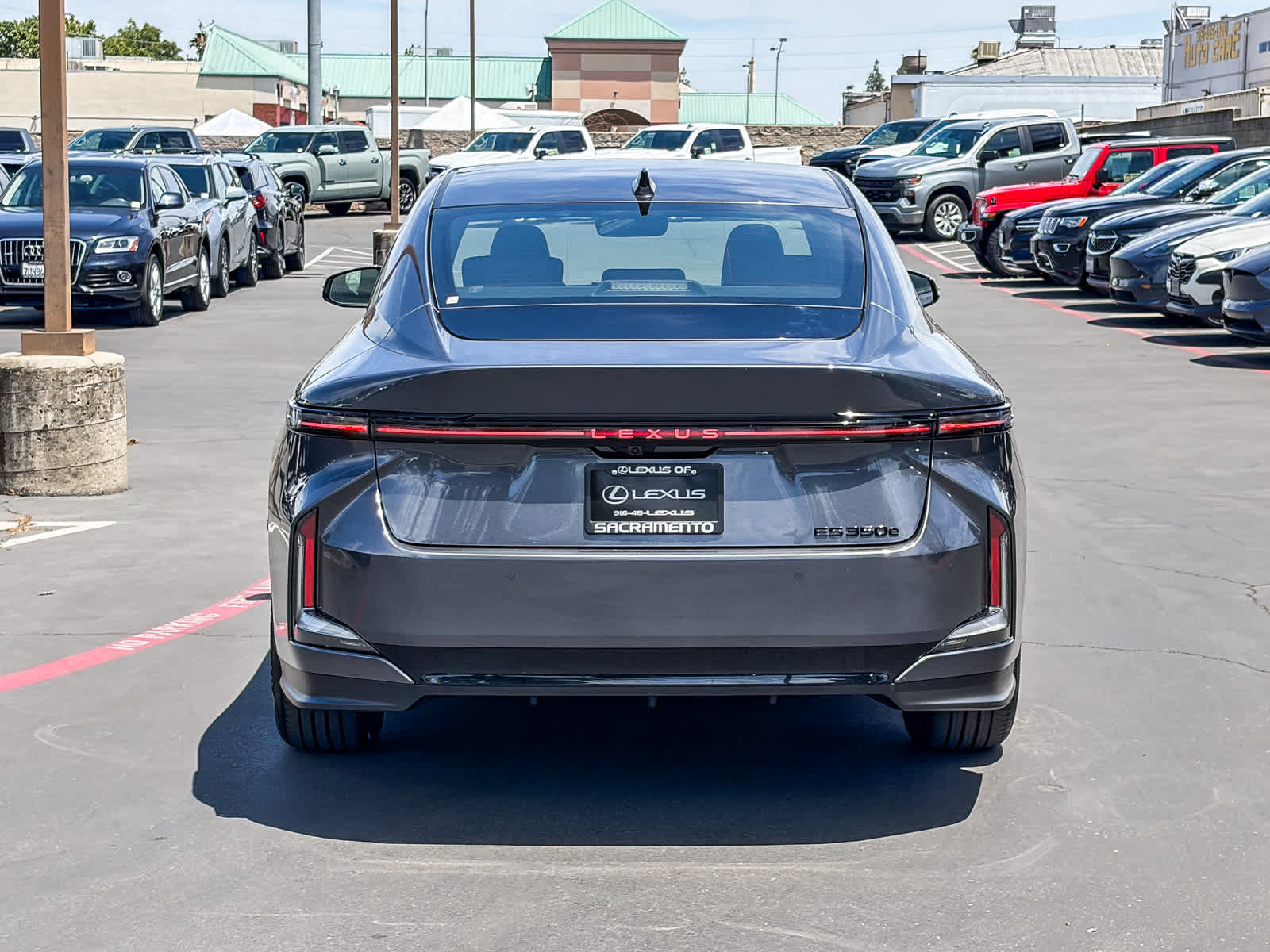 New 2026 Lexus ES 350e FWD image 3