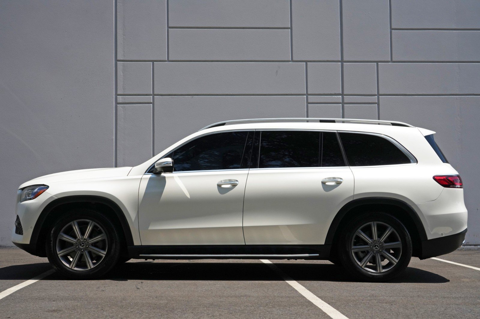 Used 2022 Mercedes-Benz GLS 450 4MATIC w/ Warmth & Comfort Package image 9