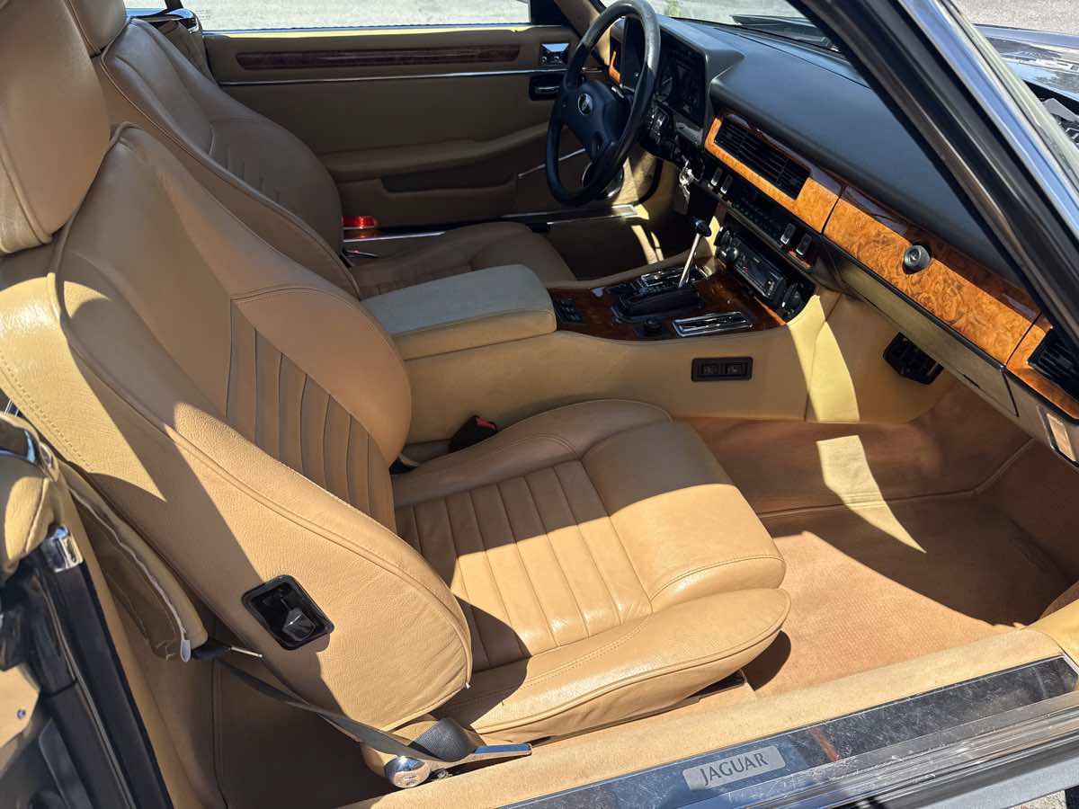 Used 1989 Jaguar XJS V12 Convertible RWD image 15