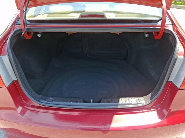 Used 2010 Hyundai Elantra GLS FWD image 28