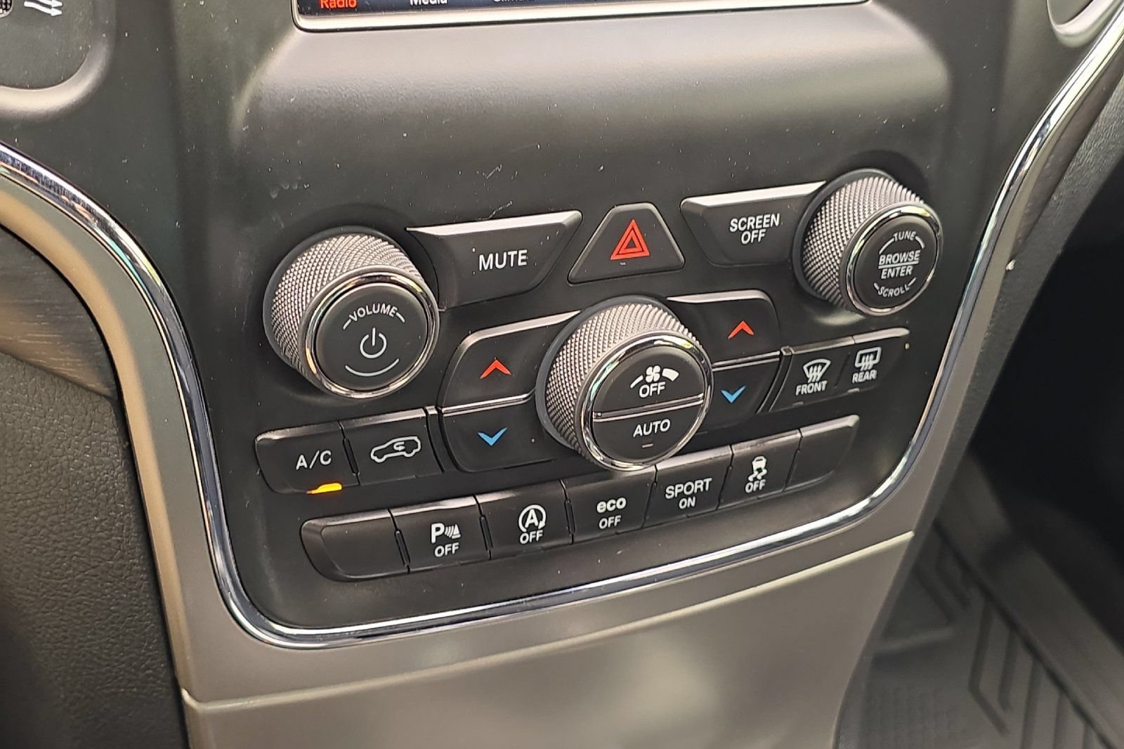Used 2018 Jeep Grand Cherokee Laredo AWD/4WD image 20