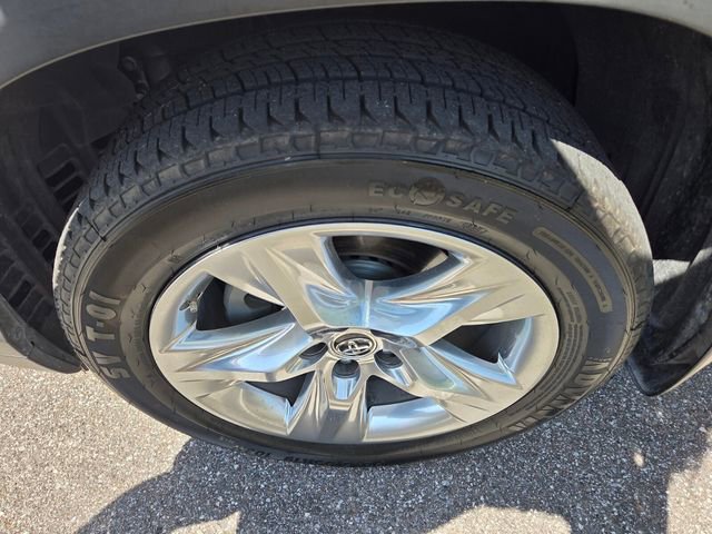 Used 2016 Toyota Highlander Limited Platinum AWD/4WD image 4