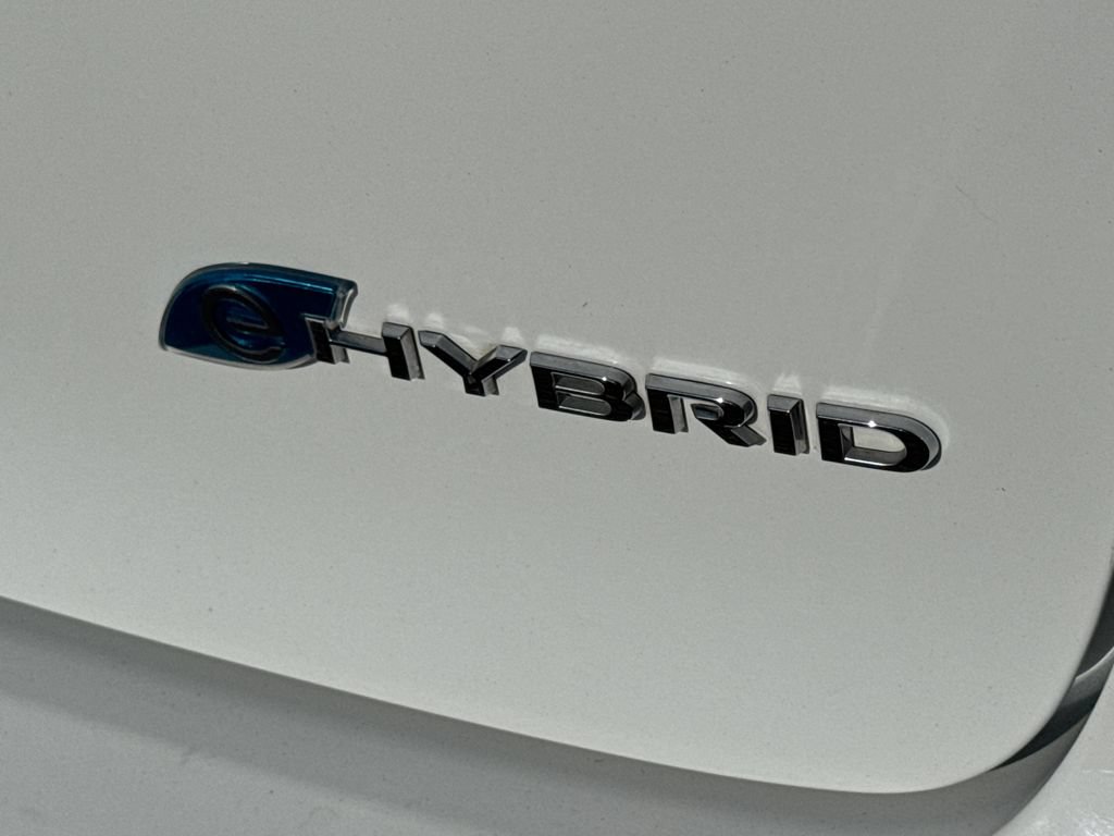 Used 2024 Chrysler Pacifica Limited FWD image 14