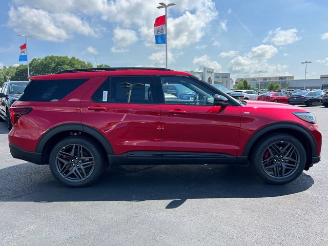 New 2026 Ford Explorer ST-Line w/ ST-Line Street Pack AWD/4WD image 6