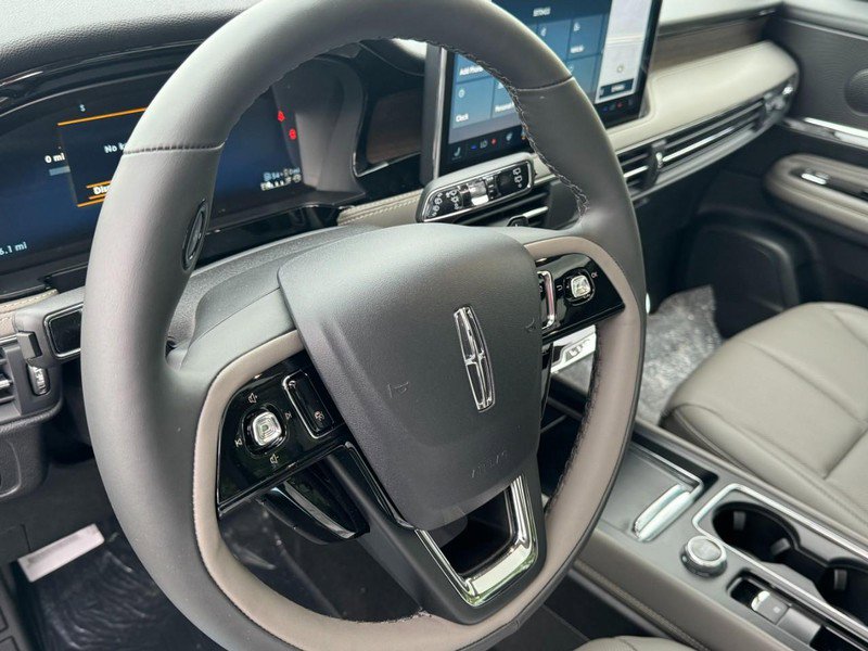 New 2024 Lincoln Corsair Grand Touring w/ Equipment Group 301A AWD/4WD image 15