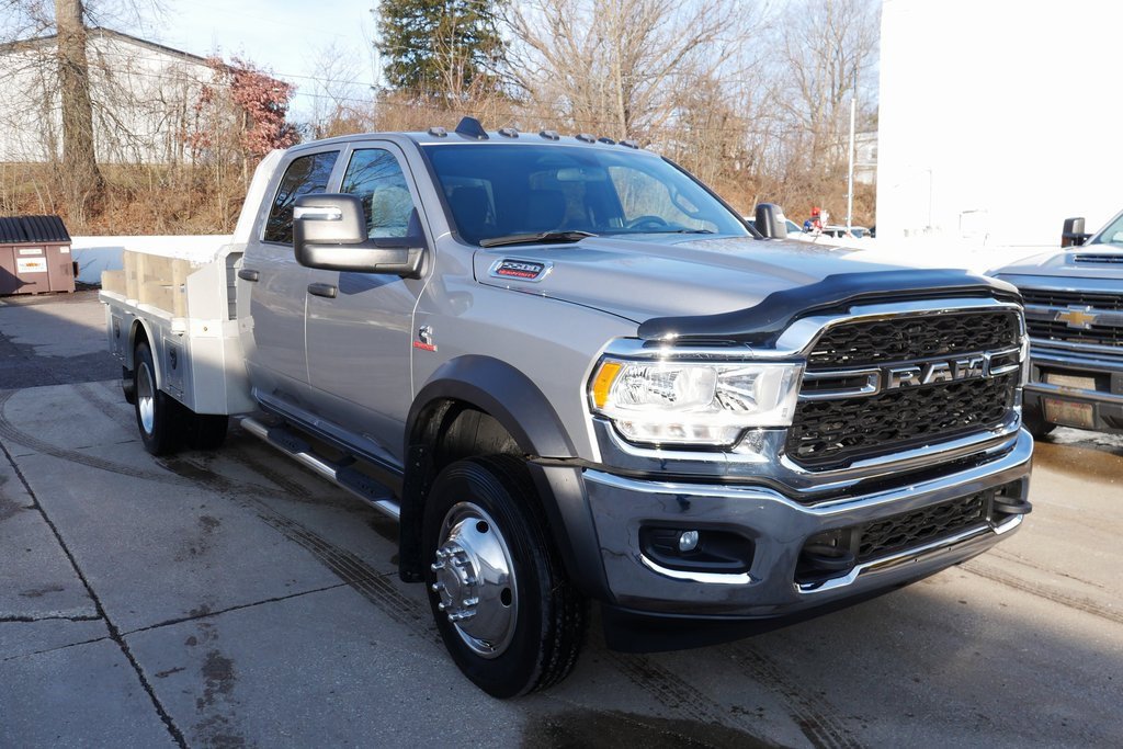 Used 2024 RAM 5500 Tradesman w/ Chrome Appearance Group image 2