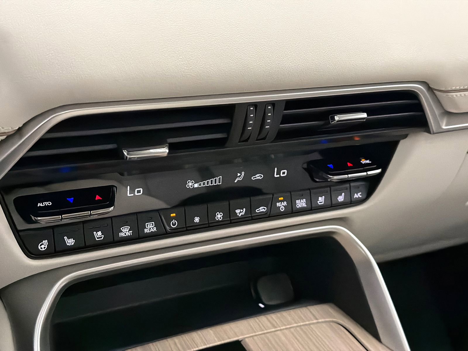 New 2026 MAZDA CX-90 Plug-In Hybrid w/ Premium Plus image 30