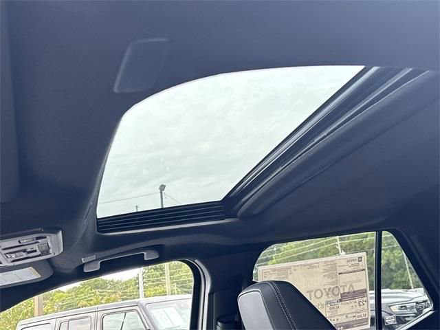 Certified 2025 Toyota 4Runner TRD Off-Road Premium image 22