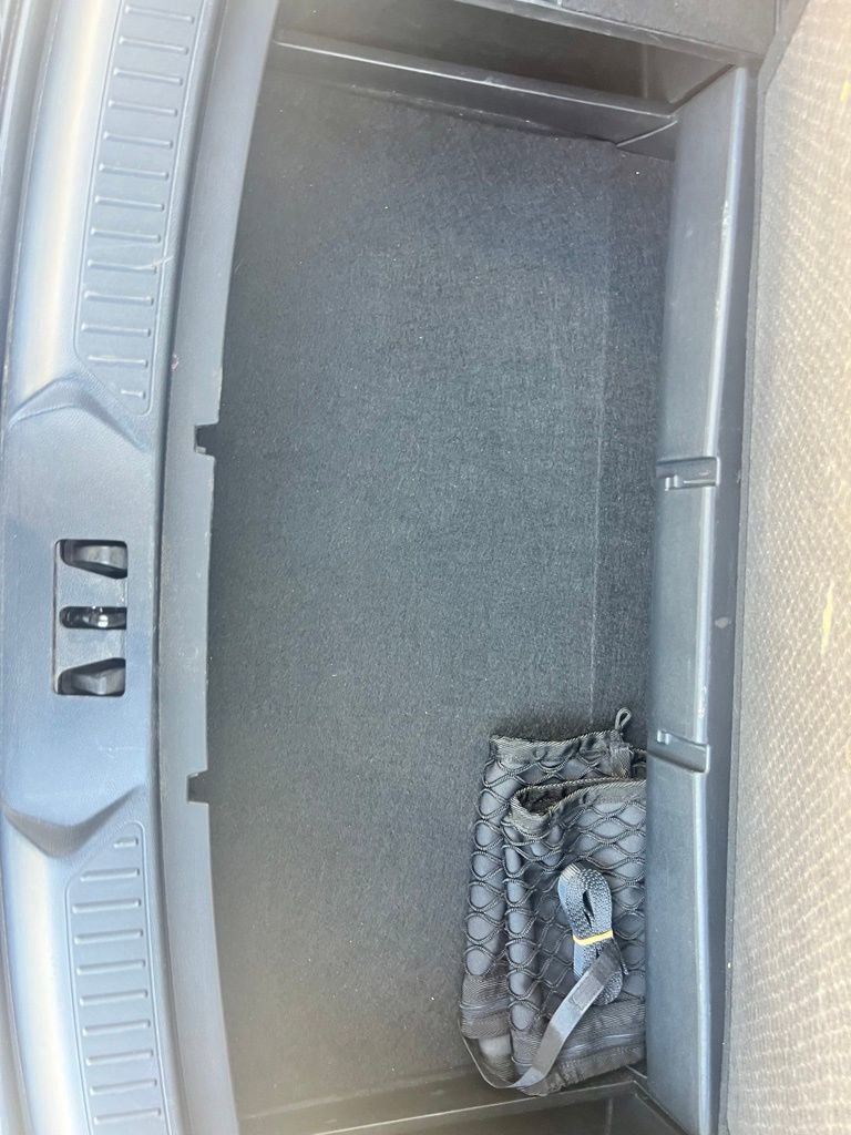 Used 2023 Ford Explorer XLT w/ Equipment Group 202A image 32