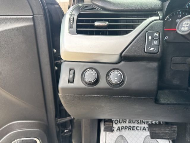 Used 2015 Chevrolet Suburban LT image 37