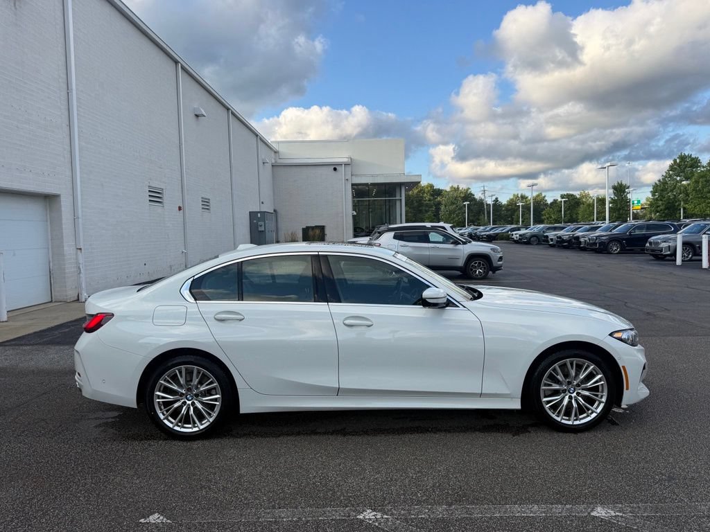 Used 2024 BMW 330i xDrive Sedan w/ Premium Package AWD/4WD image 6