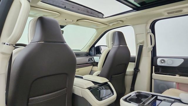 Used 2024 Lincoln Navigator L Black Label AWD/4WD image 34