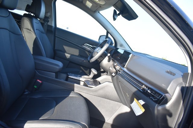 New 2026 Kia Sportage EX FWD image 13